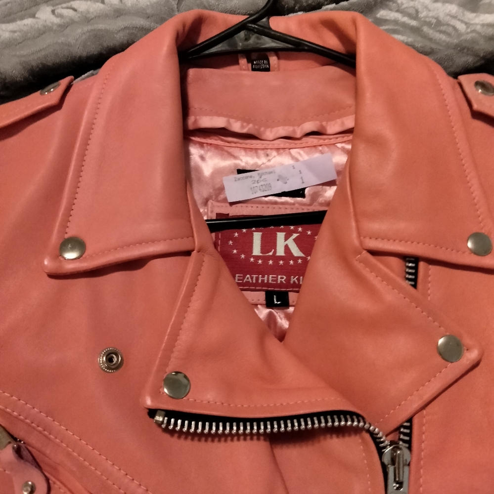 Leather jacket - Picture 2 of 4